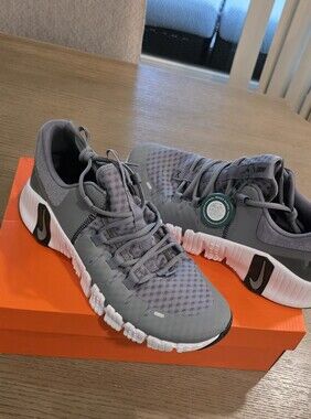 Nike Men's Metcon 5 - Gray Athletic Sneakers